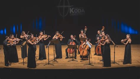 K­a­r­ş­ı­y­a­k­a­ ­O­d­a­ ­O­r­k­e­s­t­r­a­s­ı­ ­y­e­n­i­ ­s­e­z­o­n­u­ ­a­l­k­ı­ş­l­a­r­l­a­ ­a­ç­t­ı­